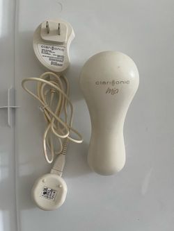 Clarisonic Mia 1 Sonic Facial Cleansing Brush with Magnetic Charger