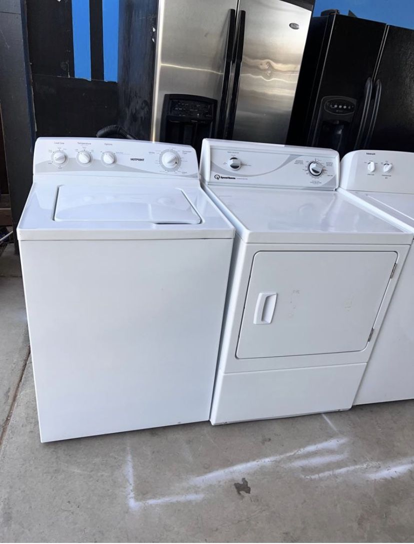 Nice  Hotpoint Washer  And  Speed  Queen  Electric  Dryer  Set       (3 Months Warranty )
