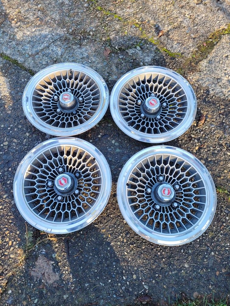 Chevy Malibu / El Camino Hubcaps