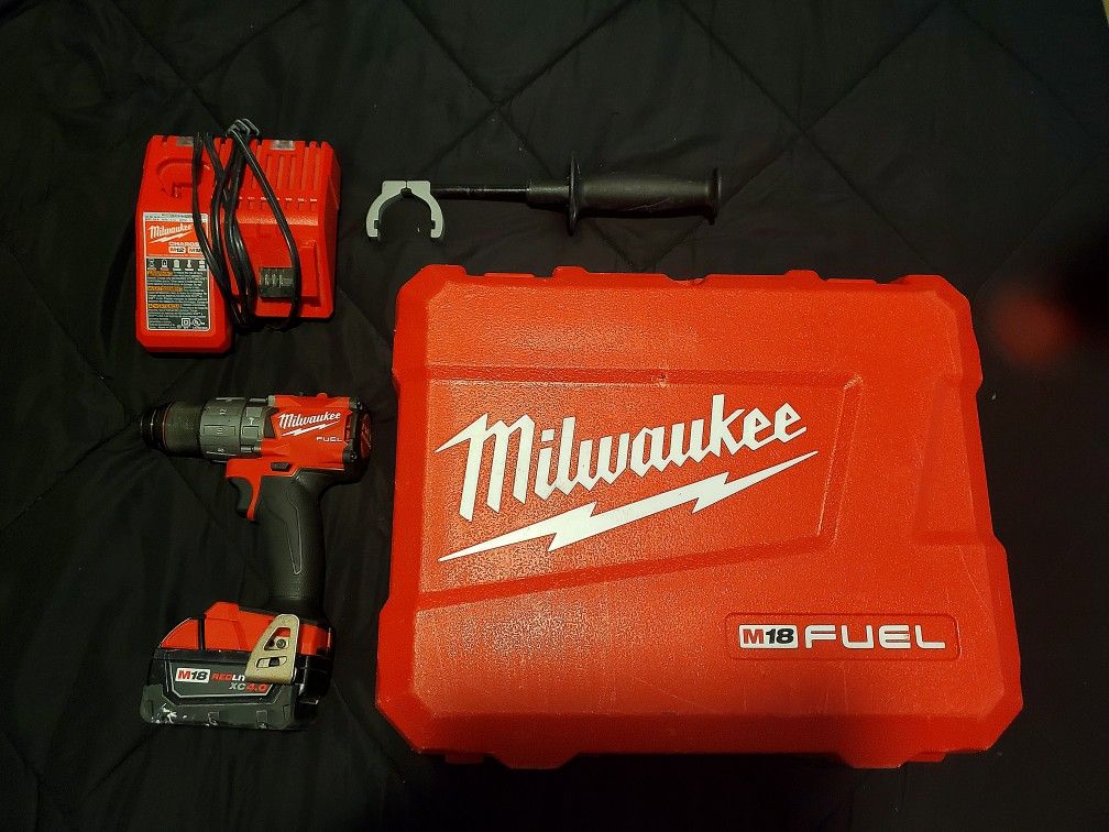 Milwaukee M18 Power DRILL Kit