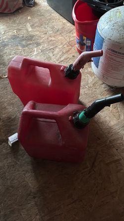 Gas containers