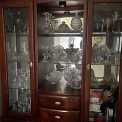 Vintage Wooden China Cabinet with Solid Wood Shelves and Storage Drawers