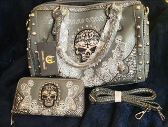 SKULL PURSE WITH MATCHING WALLET 