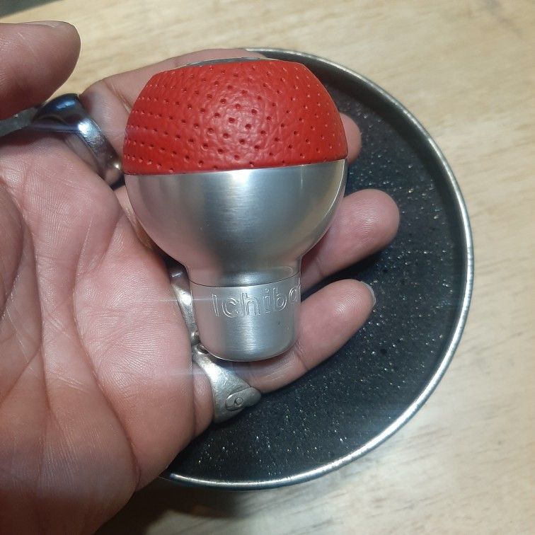 UNIVERSAL SHIFT KNOB ALLOY & LEATHER STICK SHIFT HONDA, TOYOTA, MUSTANG ETC NEW