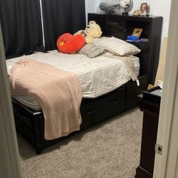 Bed With Drawers, Full