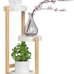 Plant stand And Two Plant Pots - Like NEW
