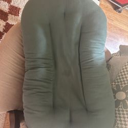 Snuggle Me Infant Lounger
