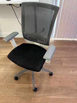 Adjustable Gaming / Desk Chair