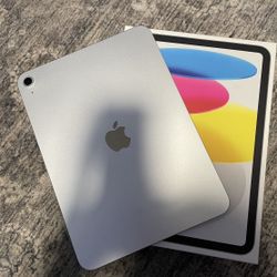 iPad (A16) 11th Generation in great condition. Works perfectly with no issues, no cracks, and no problems at all.