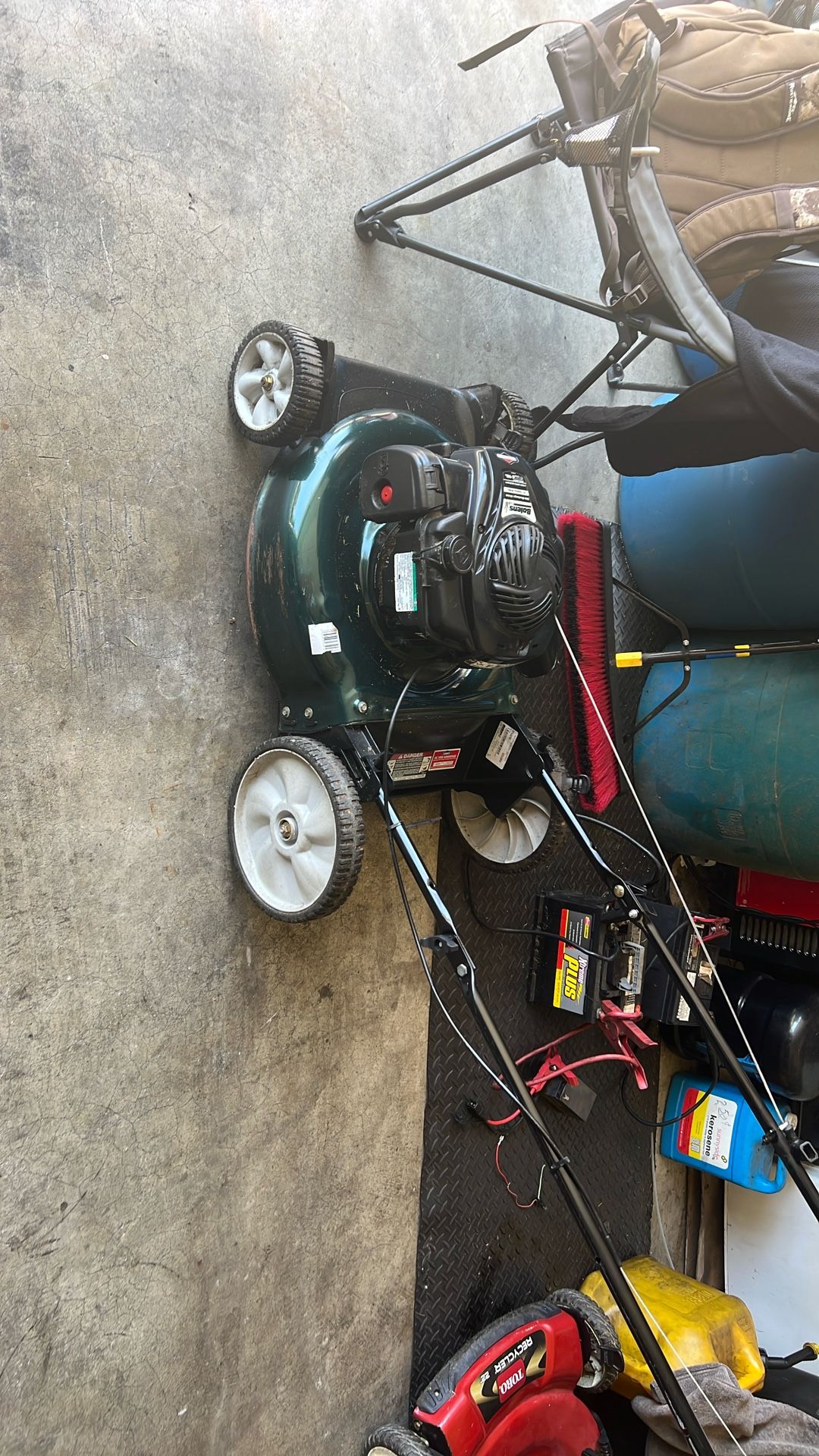 Push Mower Brand New Condition Runs Great
