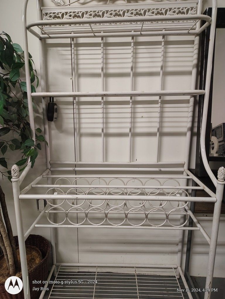 White Metal Bakers Rack.