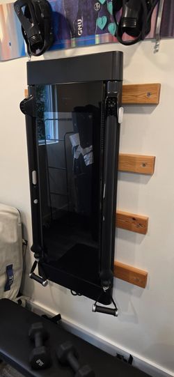 2022 Tonal Home Gym Very Good Condition with Smart Accessories - Seattle, WA