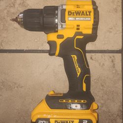DEWALT DRILL 20V