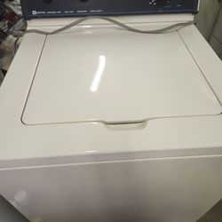 Maytag Dependable Care Super Capacity Electric Washer And Dryer Set