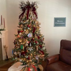 FREE 7.5’ Commercial Grade Fake Tree Christmas