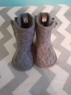 Girls boots size 3-6 months