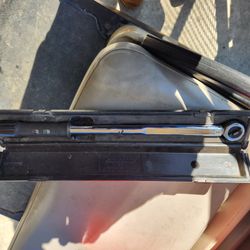 Torque wrench 