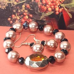 #1873, VTG SET PEARLS BRACELET, AND EARRINGS, NWOT
