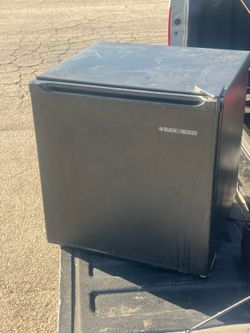 Black & Decker mini fridge