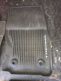 floor mats toyota tacoma
