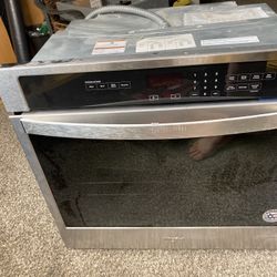 Whirlpool Wall Oven - Unused