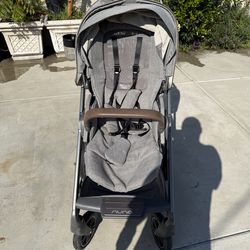 Nuna stroller (MAKE ME AN OFFER)