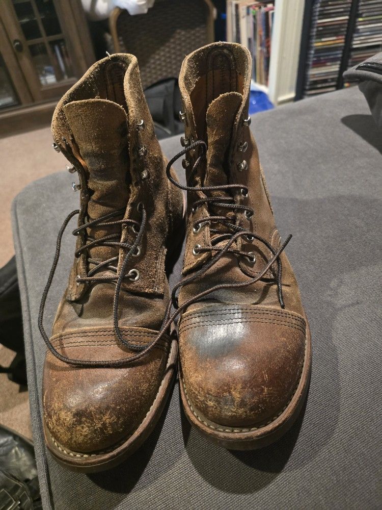 Size 9 Men's Brown Red Wing Boots