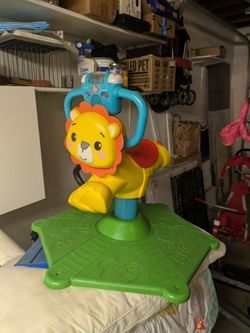 Bouncing and spin lion toy