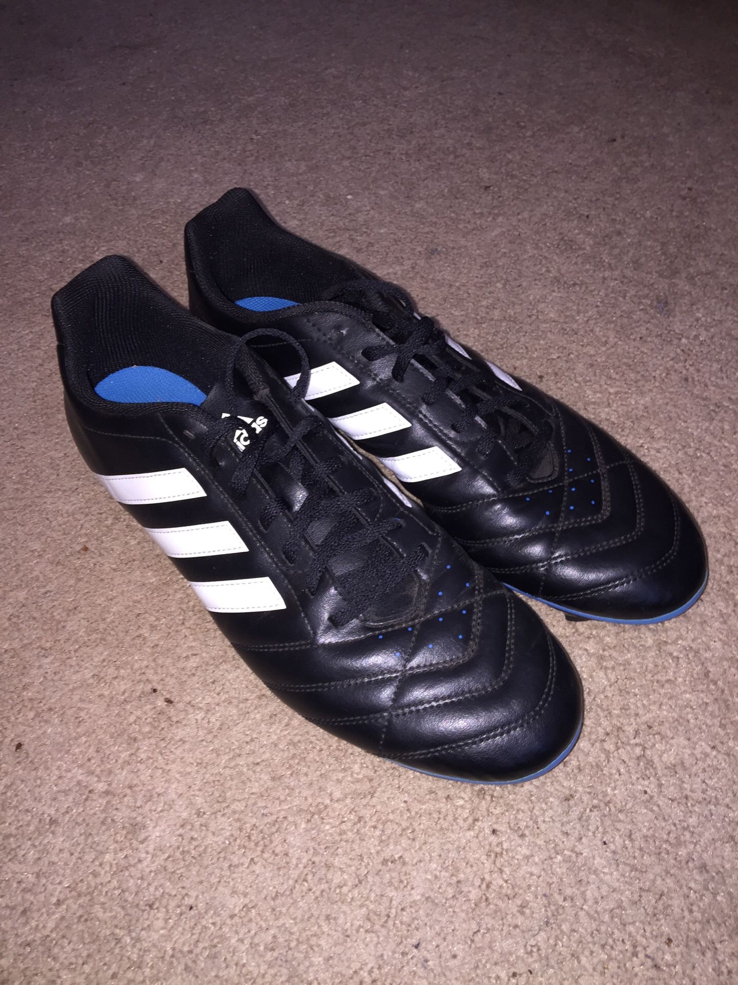 Adidas men’s soccer cleats size 13