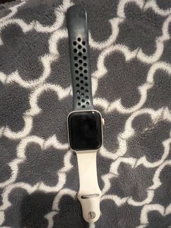Apple Watch SE (2nd Generation) GPS