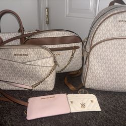MK set Micheal Kors ( send offers )