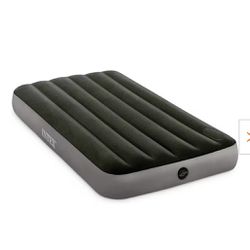 Single Blowup Mattress With Built-In Pump