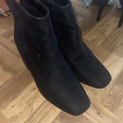 Small Black Boots Size 6