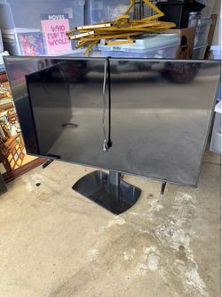 Samsung 40in TV with swivel stand