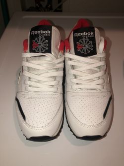 Reebox Shoes, Black, White And Red, Size 6