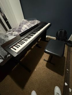 88 key heavy weight Yamaha P-140 Digital Piano + Stand