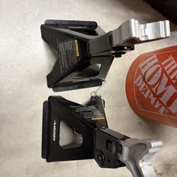Husky 3Ton Jack Stands