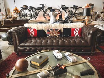 Kensington Restoration Hardware Chesterfield Sofa Vintage Espresso Brown Leather rare tufted seat couch