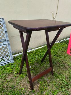 Walnut brown folding TV tray table