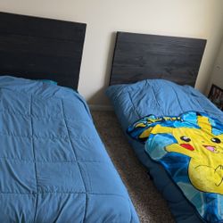 2 Twin Beds 