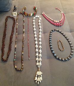 Vintage jewelry 9 pieces