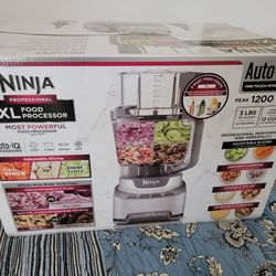 Ninja Food Processor Attachment And Blades for Sale in Pleasant View, TN -  OfferUp