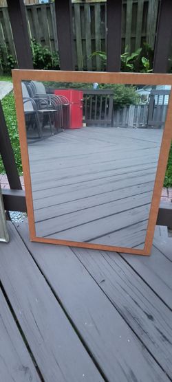 Wall mirror