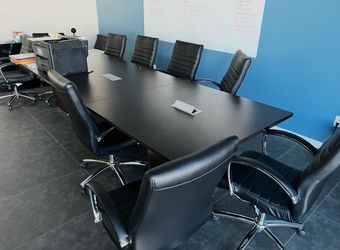 To Exclusive meeting table 6 to 8 seating
