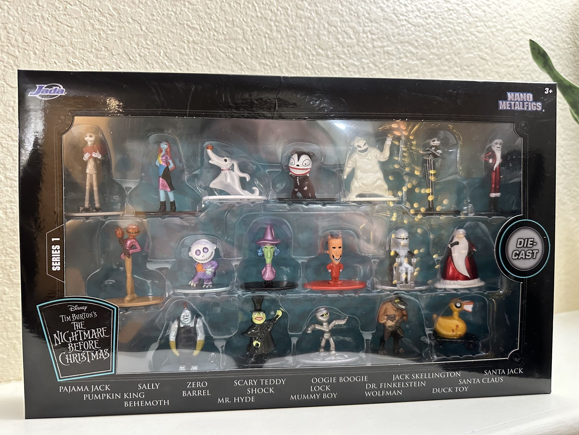 Tim Burton’s Nightmare Before Christmas Disney 18 Pc Diecast Figure Set NEW