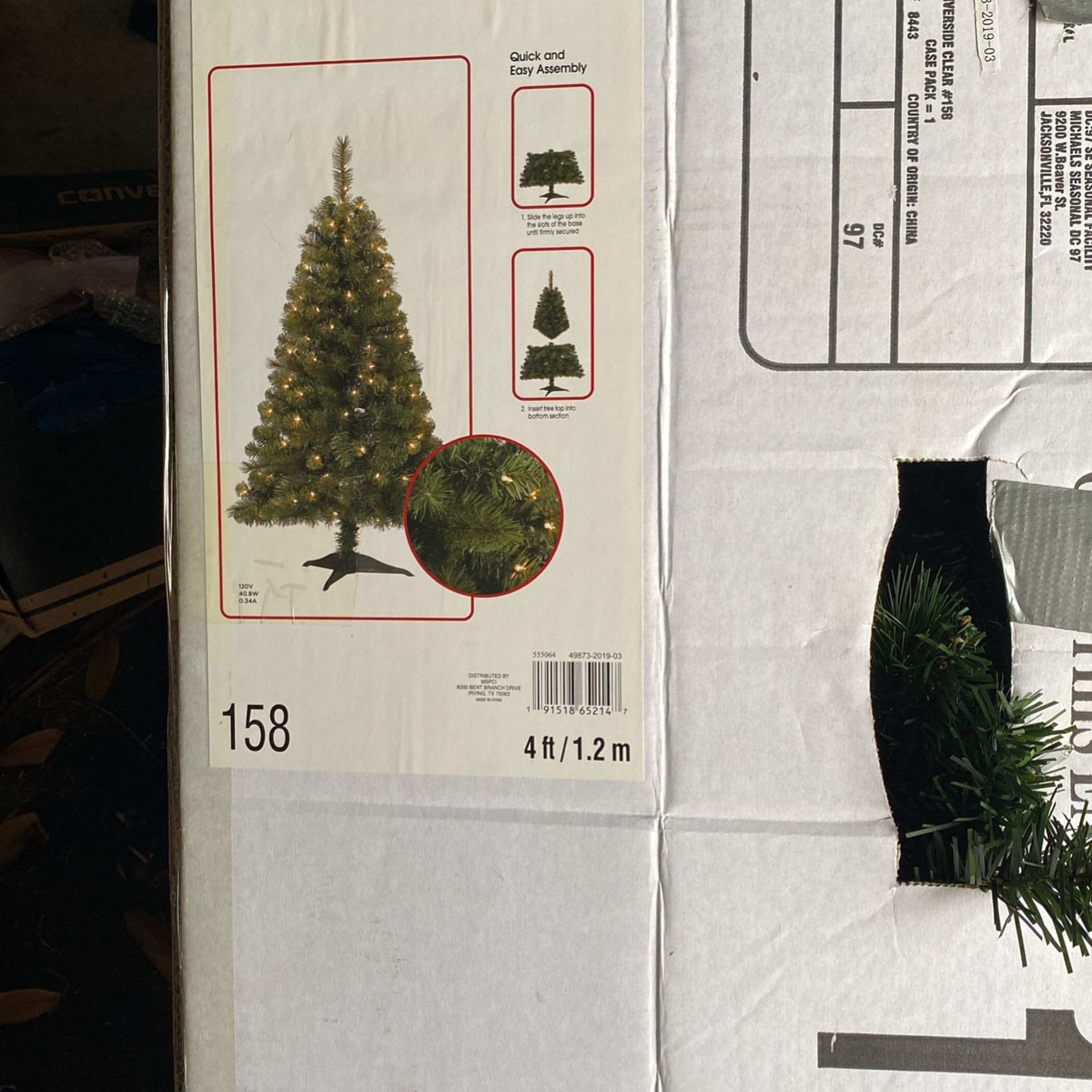 4 Foot Pre-Lit Christmas Tree New Condition No Stand