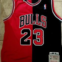 Michael Jordan Bulls Jersey 