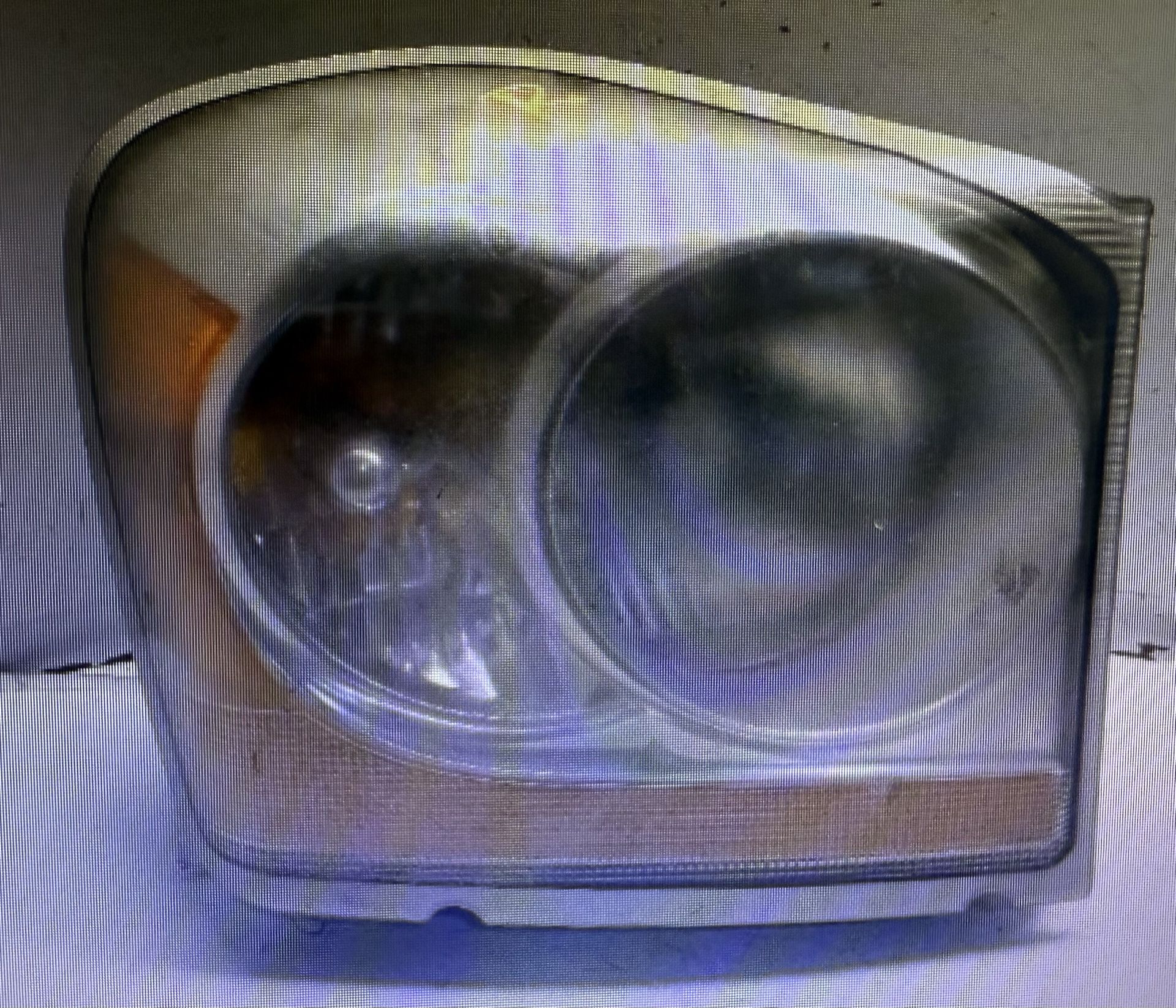 2005 Dodge Durango Right headlight 
