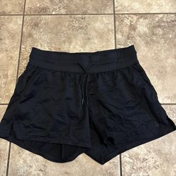 Women’s small Northface shorts