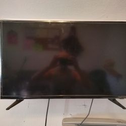 33" Insignia Flat screen TV